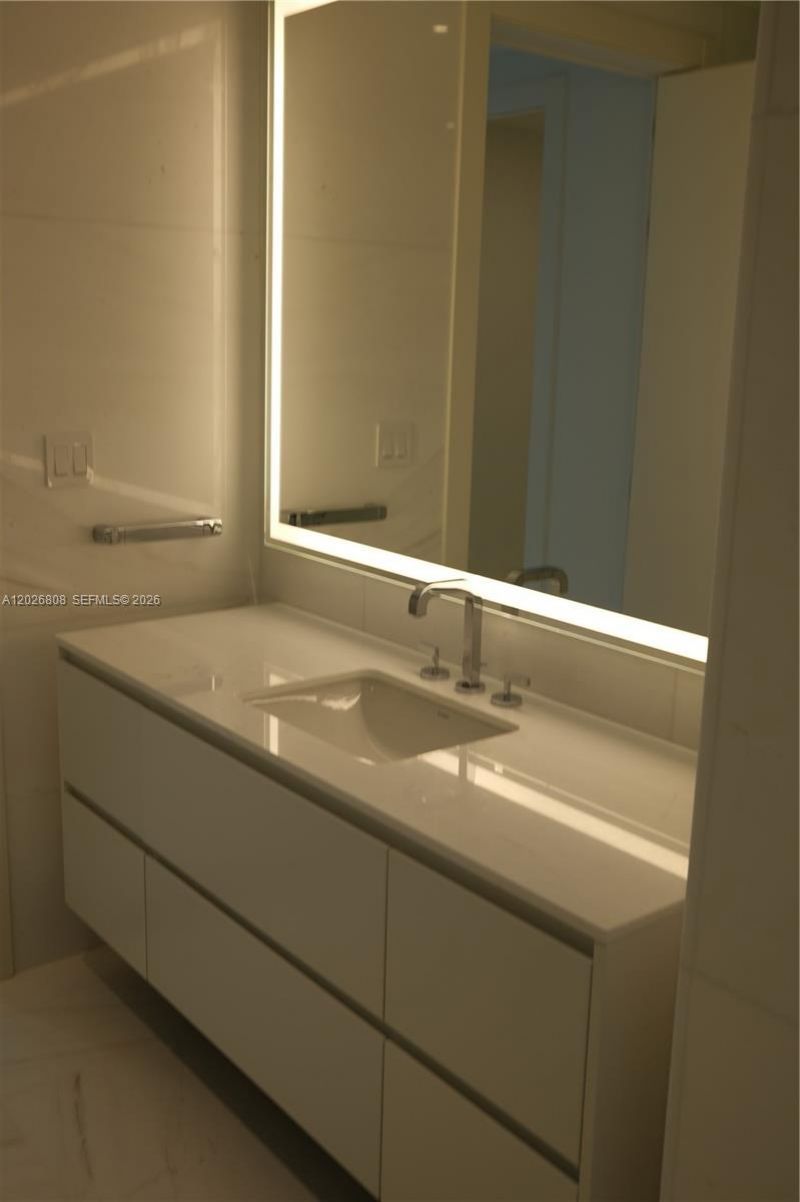 300 Biscayne Boulevard Way , Unit 2509W, Miami, FL 33131 Photo