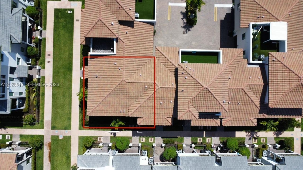 4718 NW 83rd Pkwy , Doral, FL 33166 Photo