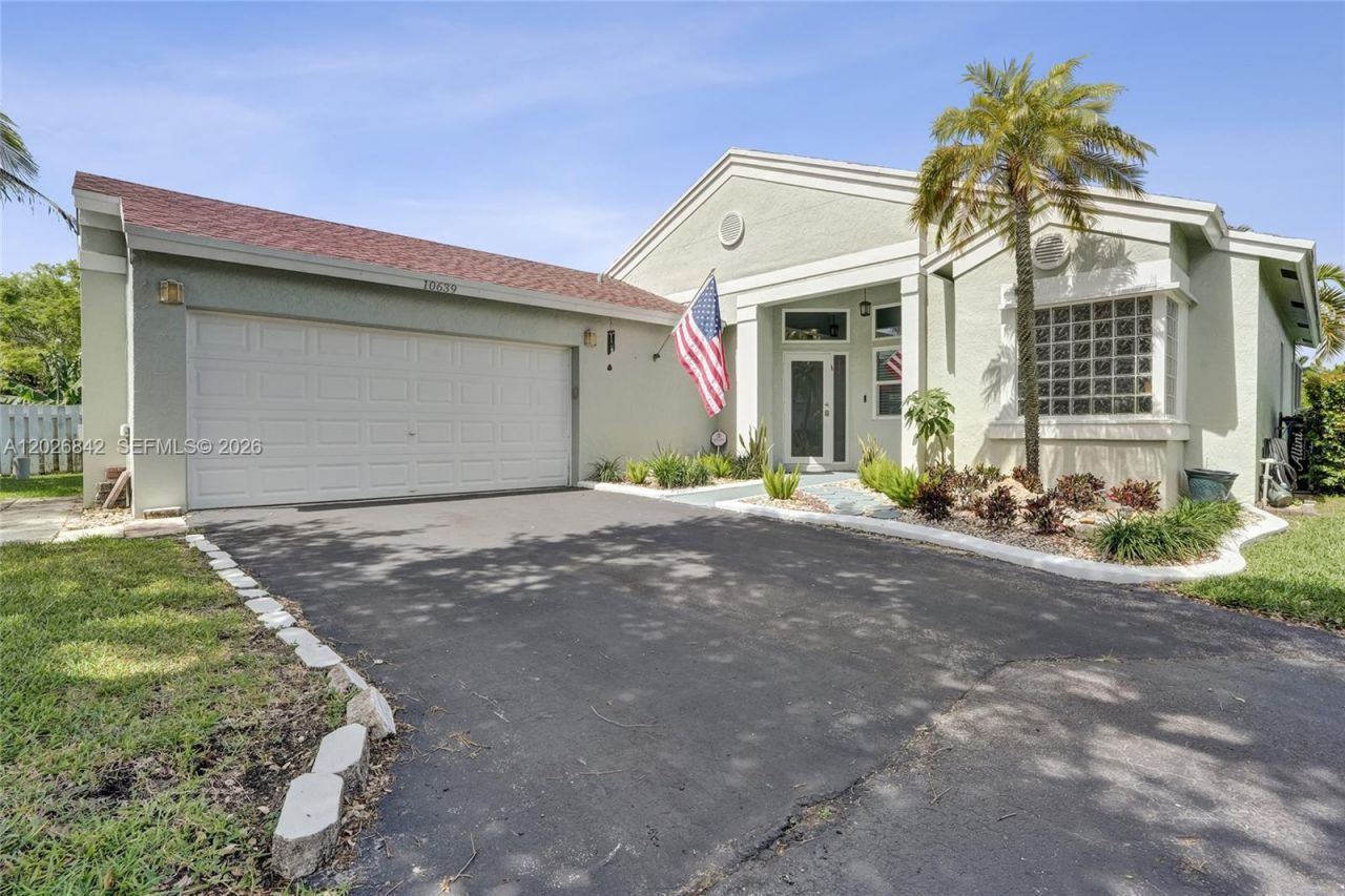 10639 Lago Welleby Dr , Sunrise, FL 33351 Photo