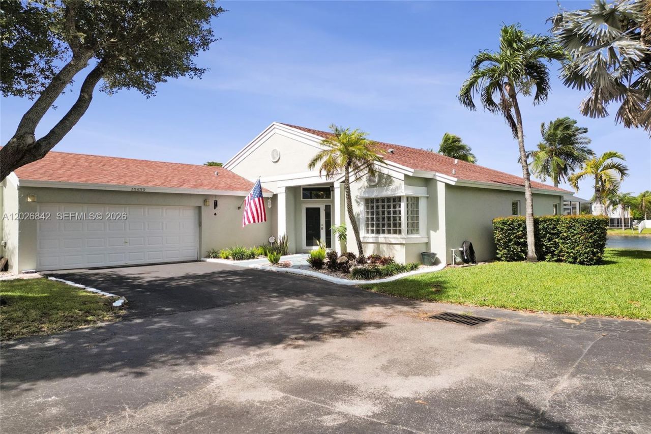10639 Lago Welleby Dr , Sunrise, FL 33351 Photo