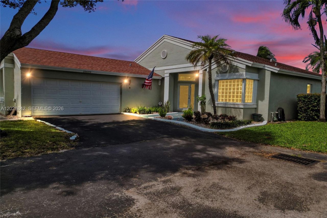 10639 Lago Welleby Dr , Sunrise, FL 33351 Photo