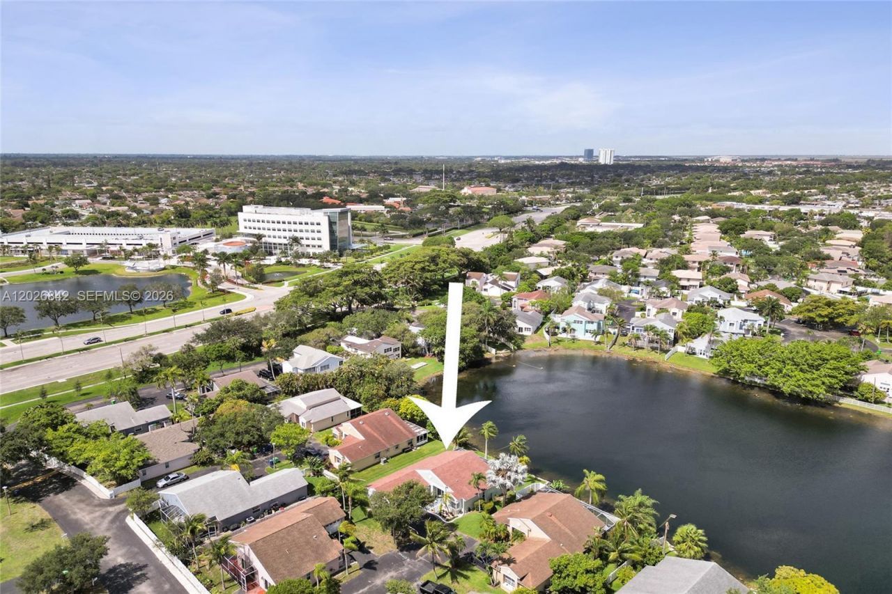 10639 Lago Welleby Dr , Sunrise, FL 33351 Photo