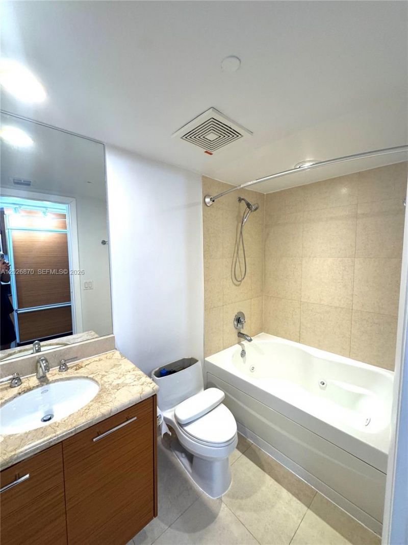 50 Biscayne Blvd, Unit 3303, Miami, FL 33132 Photo