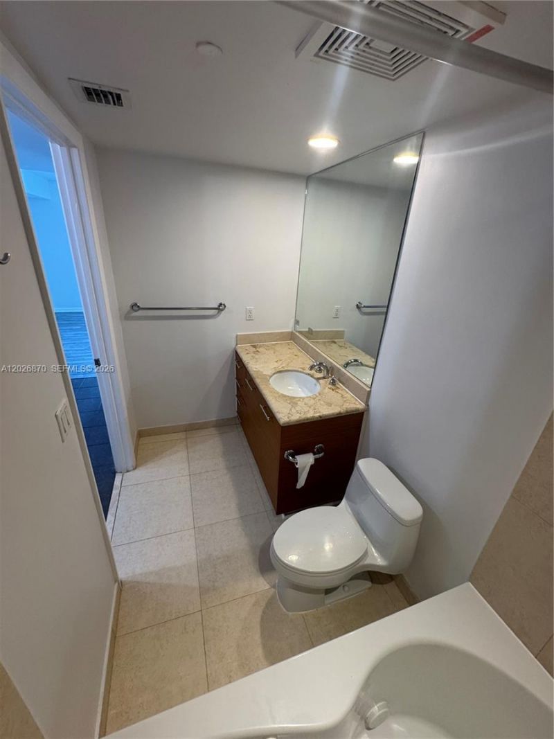 50 Biscayne Blvd, Unit 3303, Miami, FL 33132 Photo
