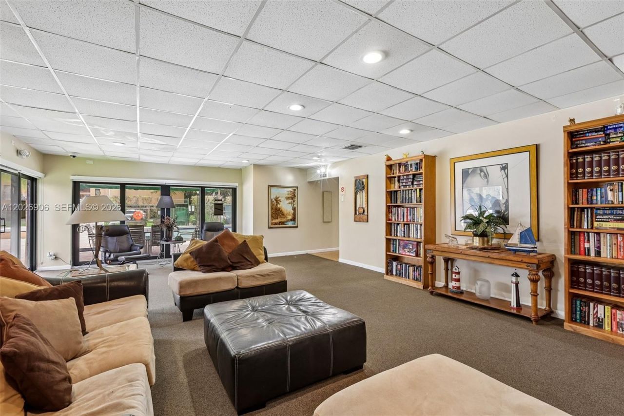 400 Commodore Dr , Unit 206, Plantation, FL 33325 Photo