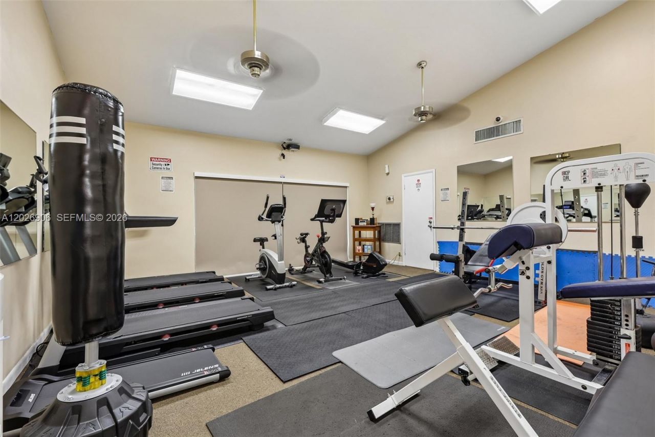 400 Commodore Dr , Unit 206, Plantation, FL 33325 Photo