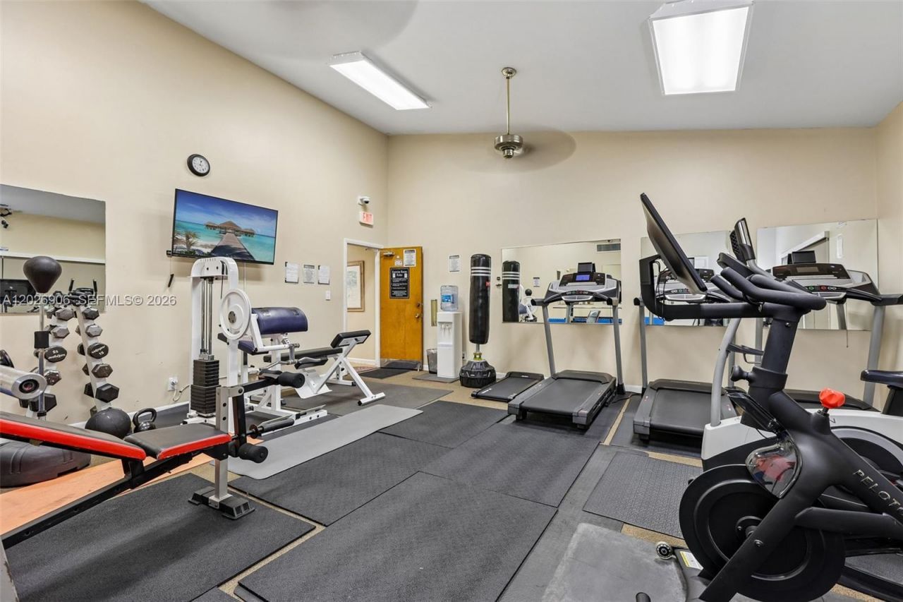 400 Commodore Dr , Unit 206, Plantation, FL 33325 Photo