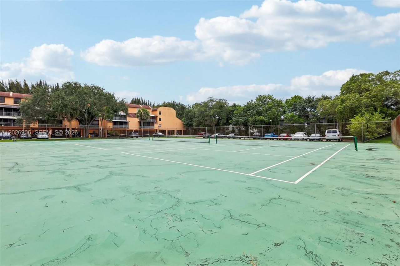 400 Commodore Dr , Unit 206, Plantation, FL 33325 Photo