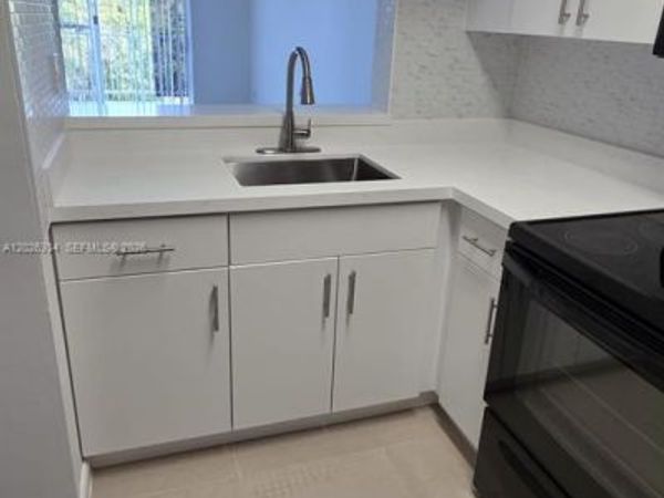 492 NW 165th St Rd , Unit C-511, Miami, FL 33169