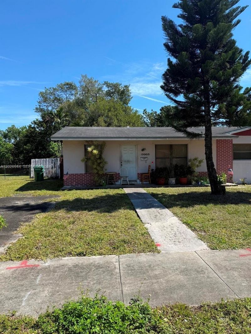 17005 NW 52nd Pl, Miami Gardens, FL 33055 Main Photo