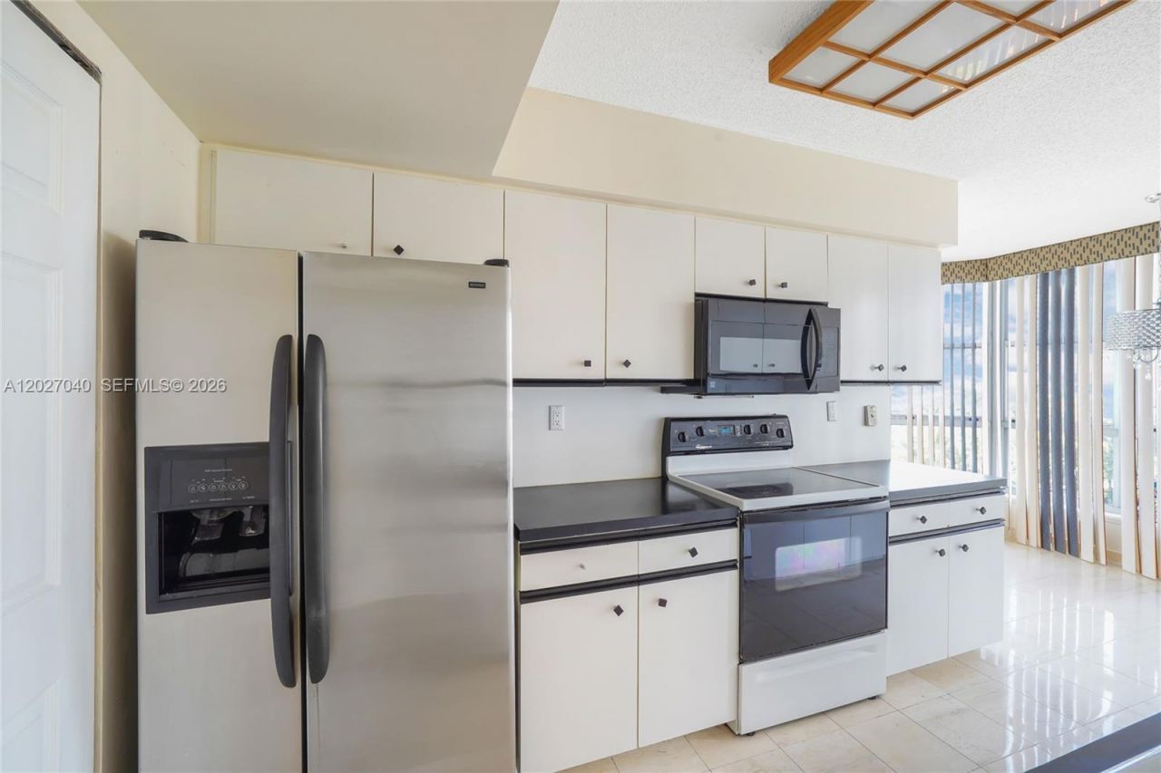 3600 Mystic Pointe Dr , Unit 812, Aventura, FL 33180 Photo
