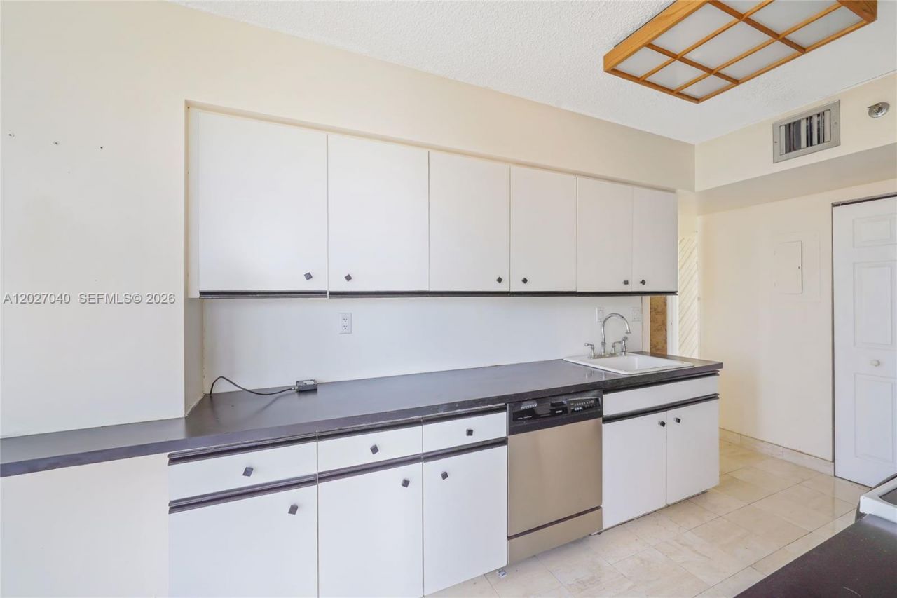 3600 Mystic Pointe Dr , Unit 812, Aventura, FL 33180 Photo