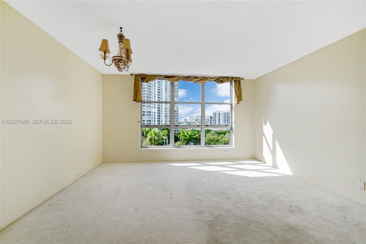 3600 Mystic Pointe Dr , Unit 812, Aventura, FL 33180 Photo