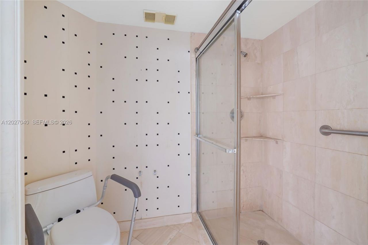 3600 Mystic Pointe Dr , Unit 812, Aventura, FL 33180 Photo