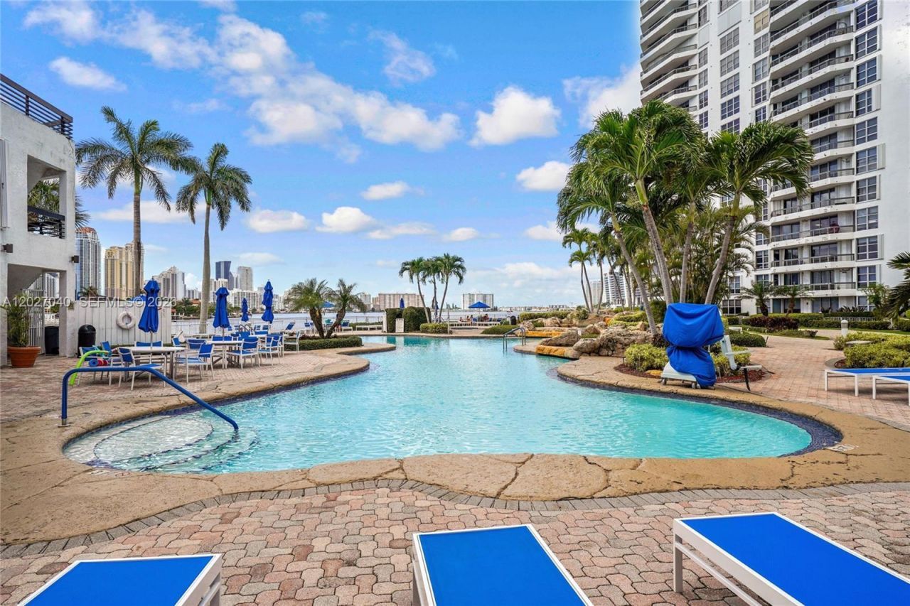 3600 Mystic Pointe Dr , Unit 812, Aventura, FL 33180 Photo