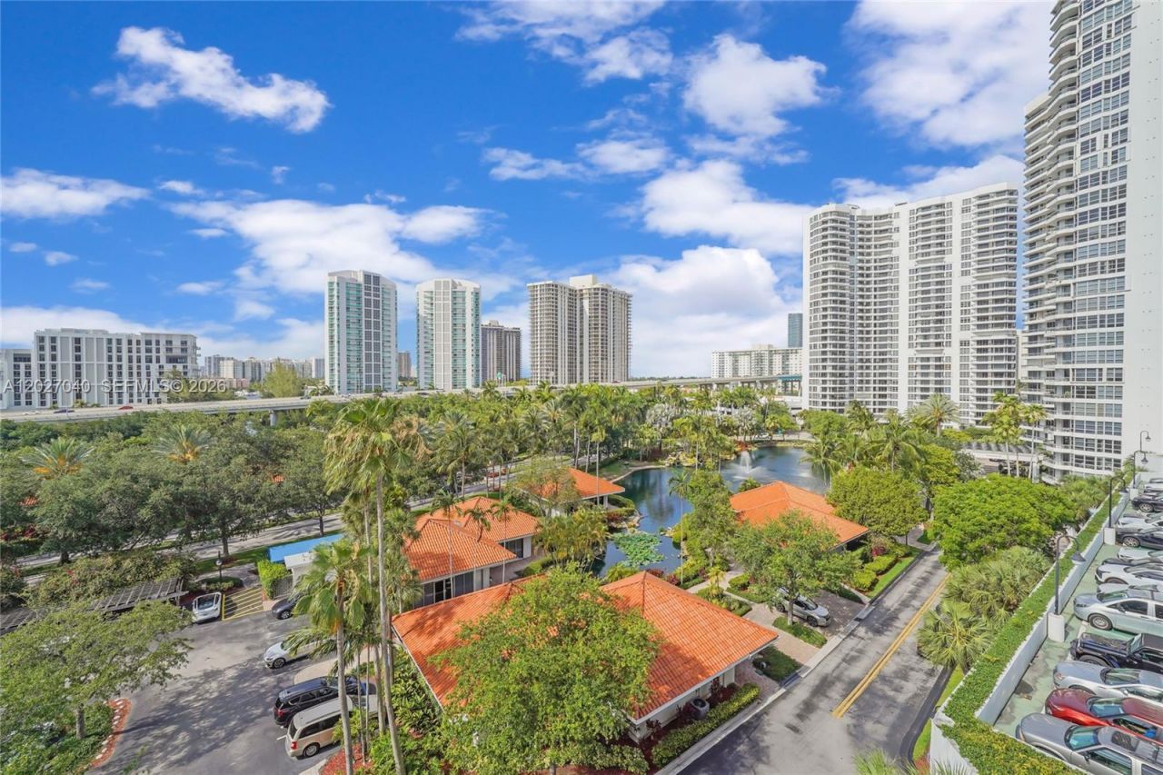 3600 Mystic Pointe Dr , Unit 812, Aventura, FL 33180 Photo