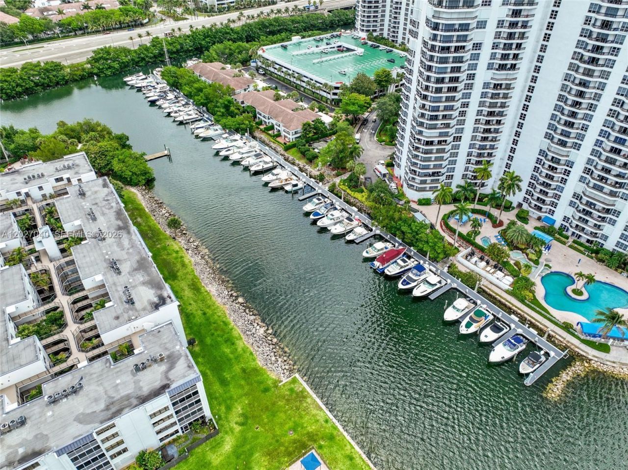 3600 Mystic Pointe Dr , Unit 812, Aventura, FL 33180 Photo