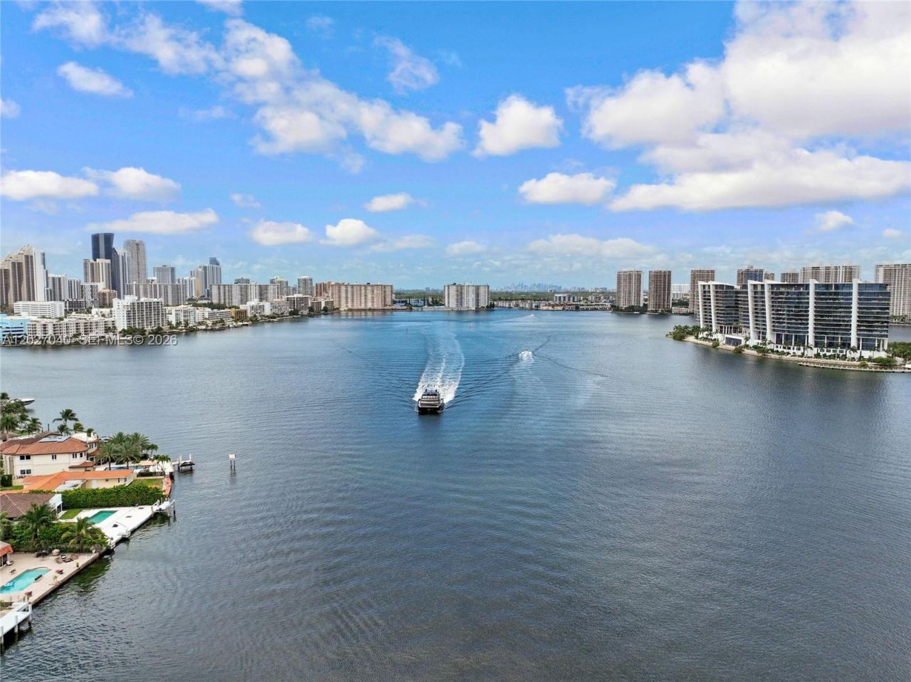 3600 Mystic Pointe Dr , Unit 812, Aventura, FL 33180 Photo
