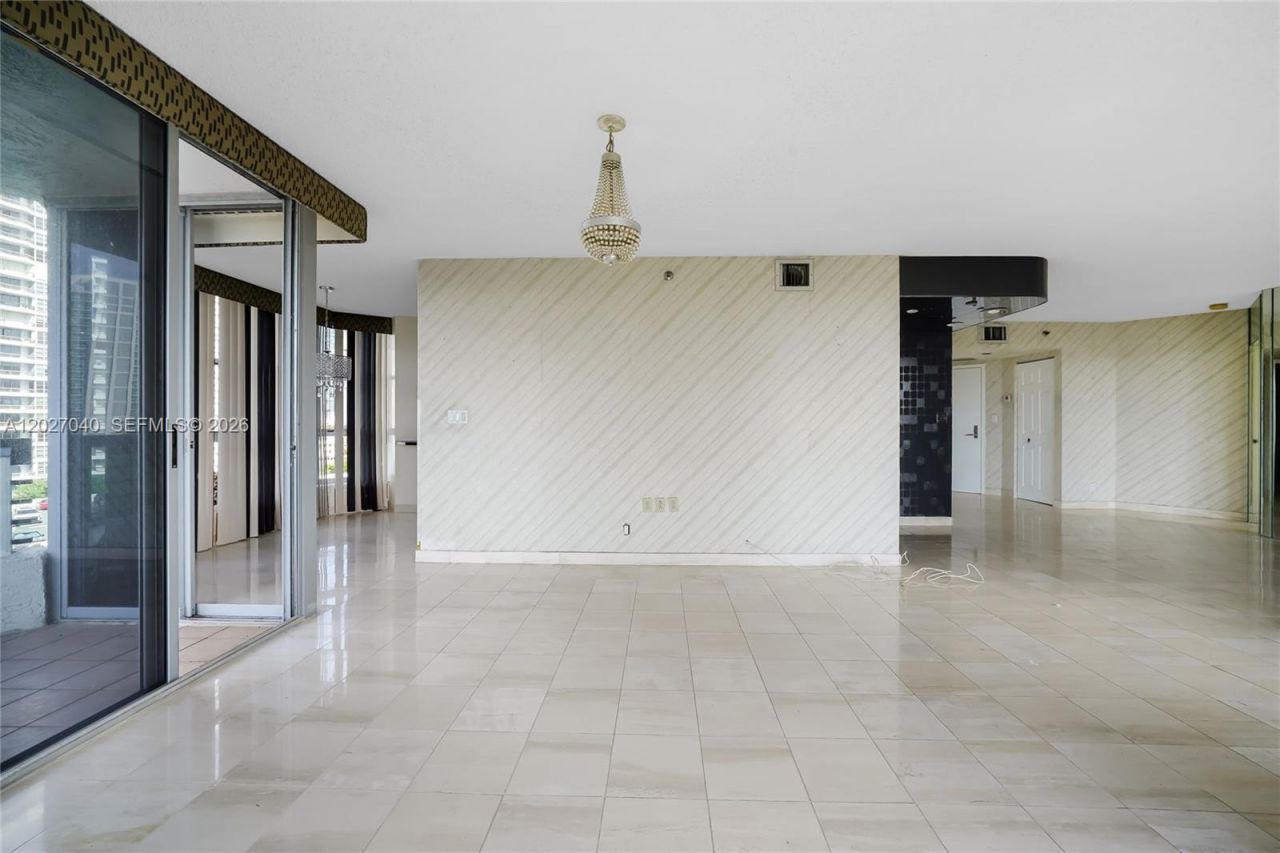 3600 Mystic Pointe Dr , Unit 812, Aventura, FL 33180 Photo