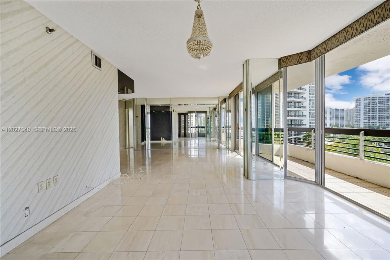 3600 Mystic Pointe Dr , Unit 812, Aventura, FL 33180 Photo