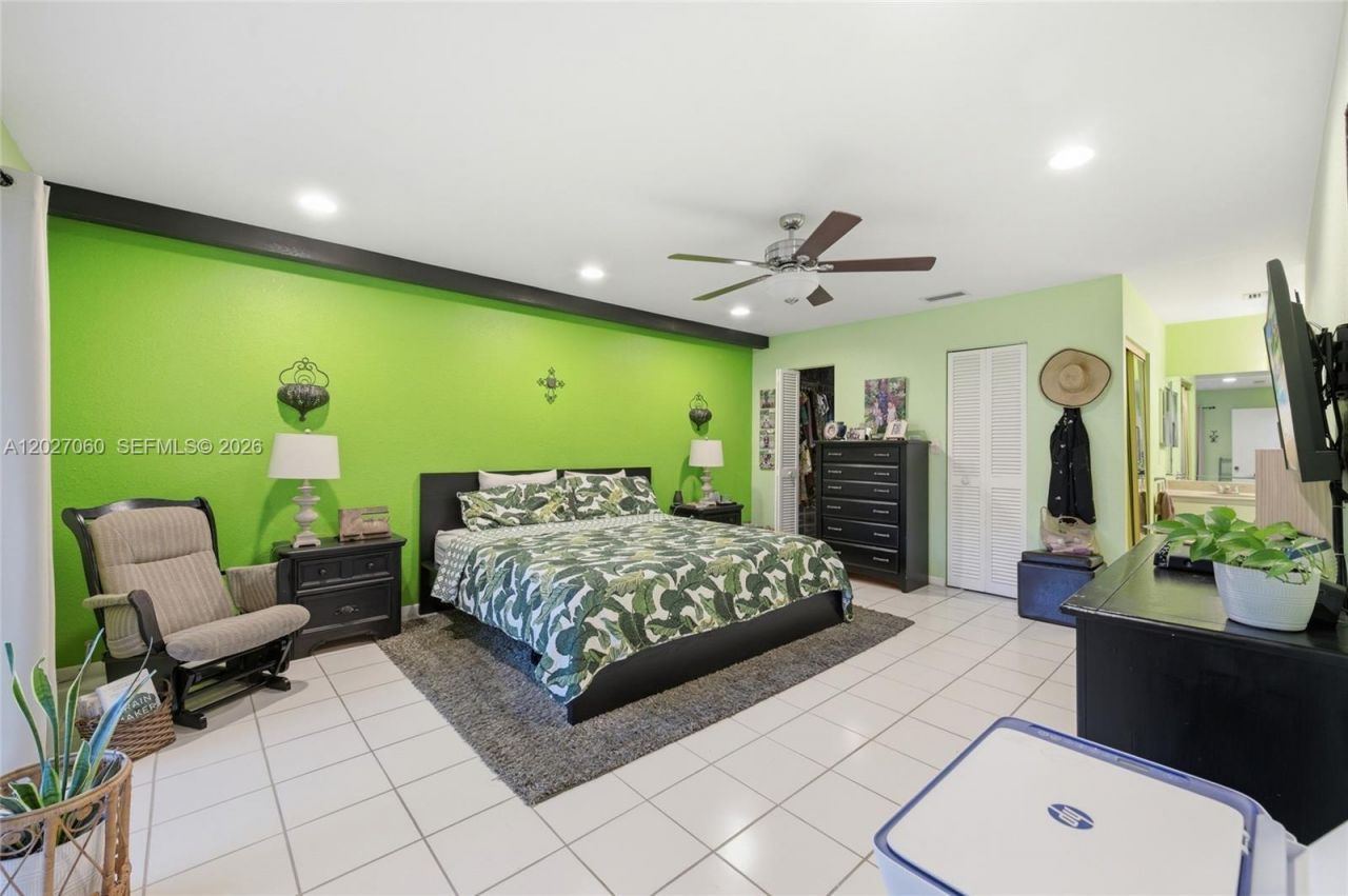8189 Pine Cir , Unit 49, Tamarac, FL 33321 Photo