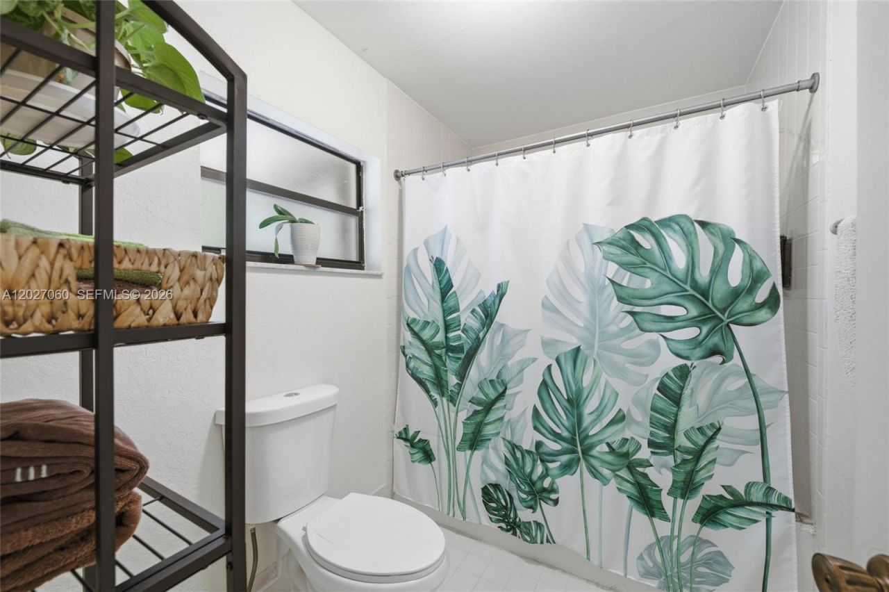 8189 Pine Cir , Unit 49, Tamarac, FL 33321 Photo