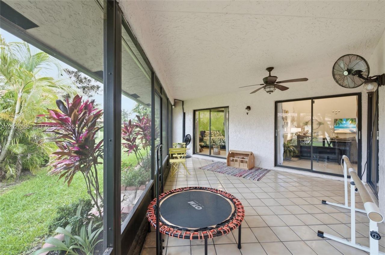 8189 Pine Cir , Unit 49, Tamarac, FL 33321 Photo
