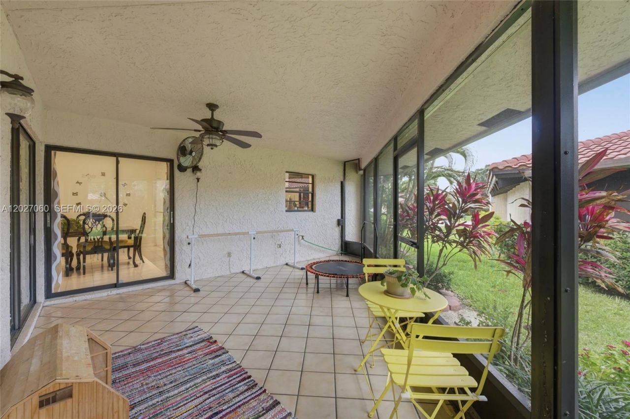 8189 Pine Cir , Unit 49, Tamarac, FL 33321 Photo