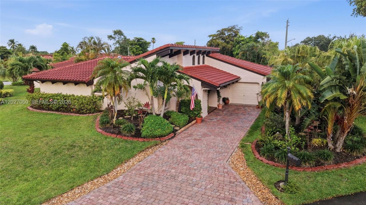 8189 Pine Cir , Unit 49, Tamarac, FL 33321 Photo