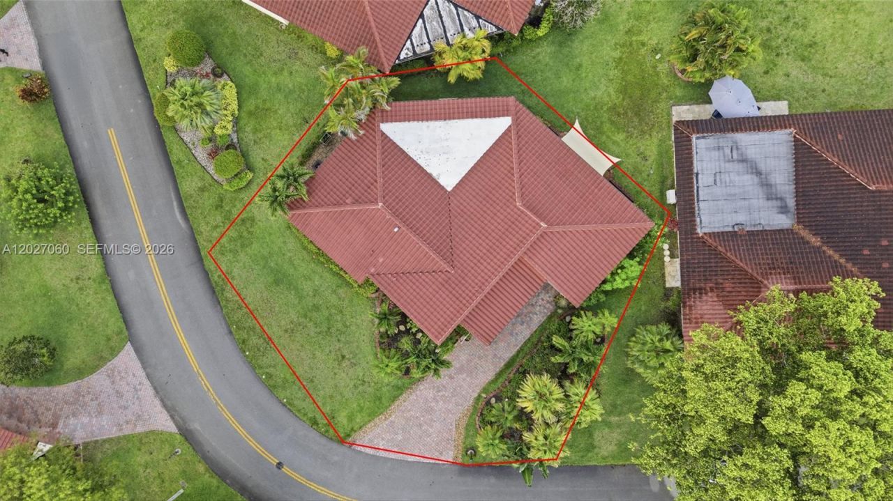 8189 Pine Cir , Unit 49, Tamarac, FL 33321 Photo