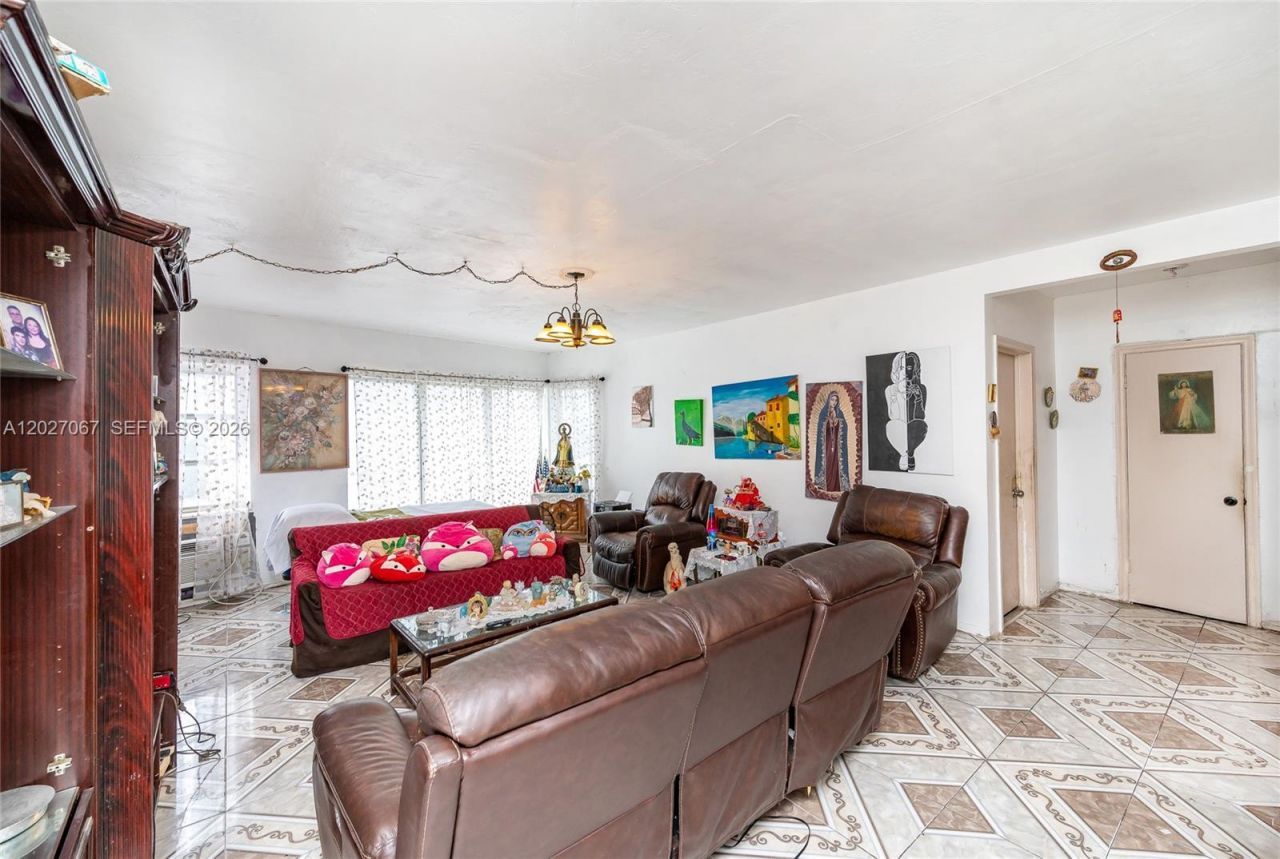 7712 Byron Ave , Unit 4, Miami Beach, FL 33141 Photo