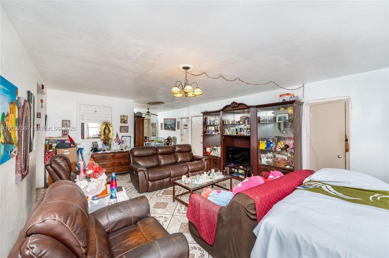 7712 Byron Ave , Unit 4, Miami Beach, FL 33141 Photo