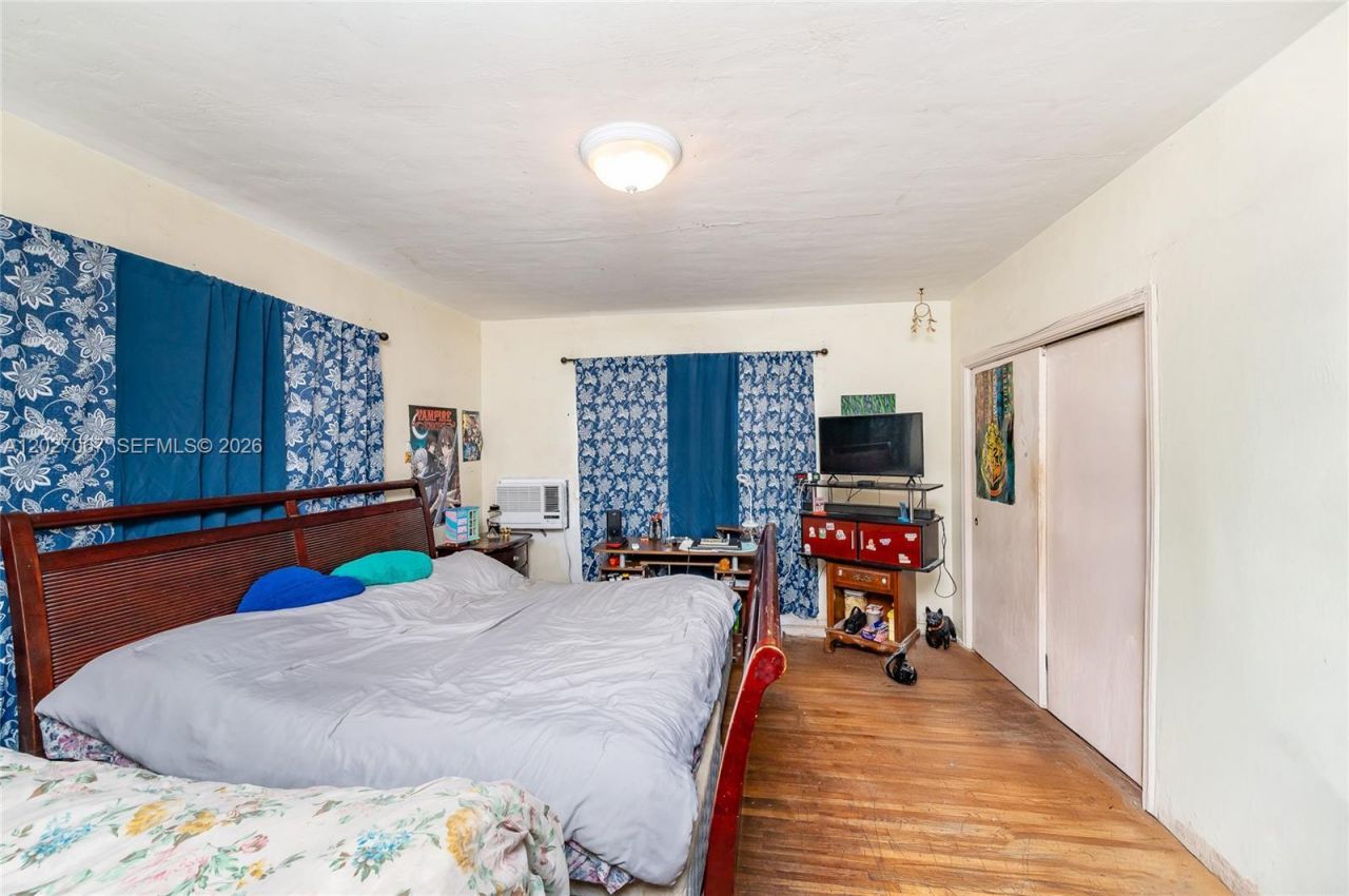 7712 Byron Ave , Unit 4, Miami Beach, FL 33141 Photo