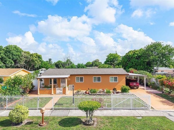 5540 NW 180th Ter , Miami Gardens, FL 33055