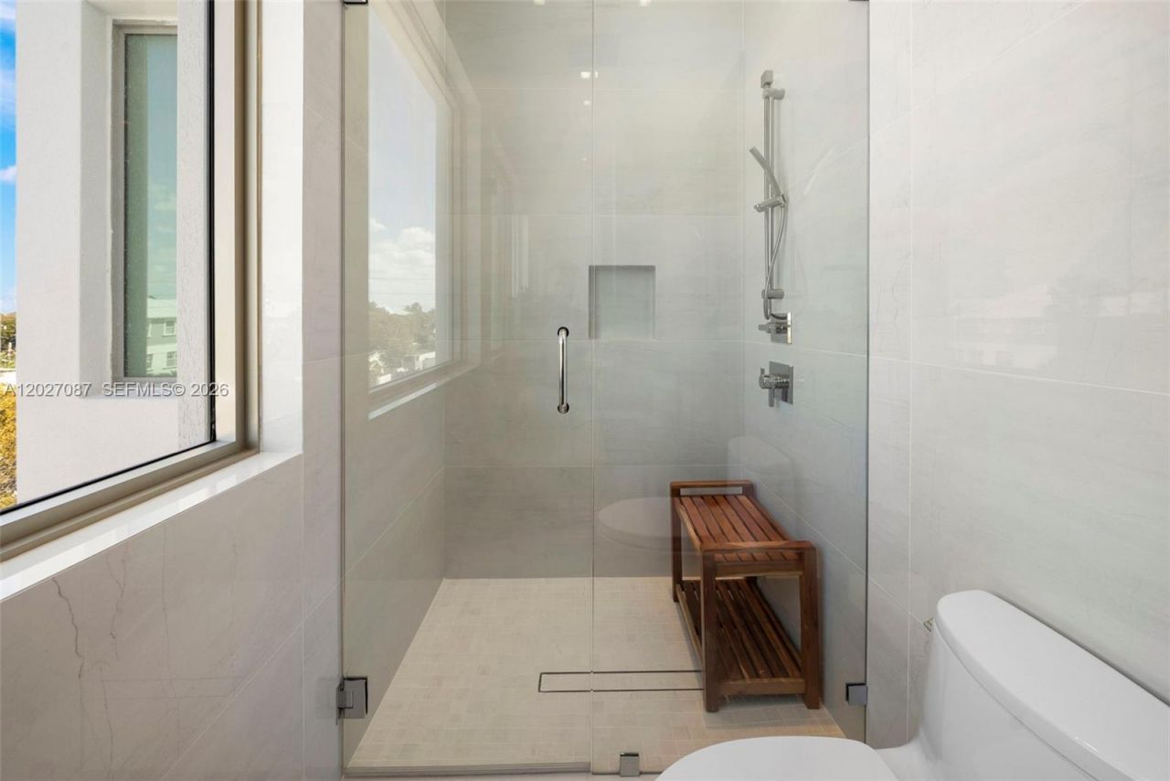 246 NE 6th Ave , Unit 302, Delray Beach, FL 33483 Photo