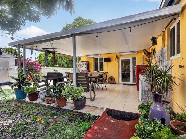 1440 N 68th Ave, Hollywood, FL 33024
