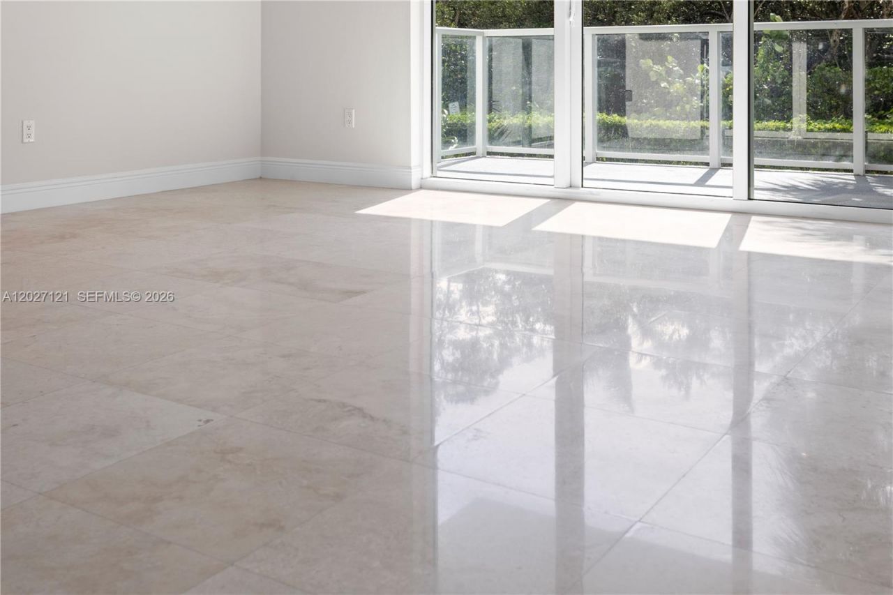15051 Royal Oaks Ln , Unit 101, North Miami, FL 33181 Photo