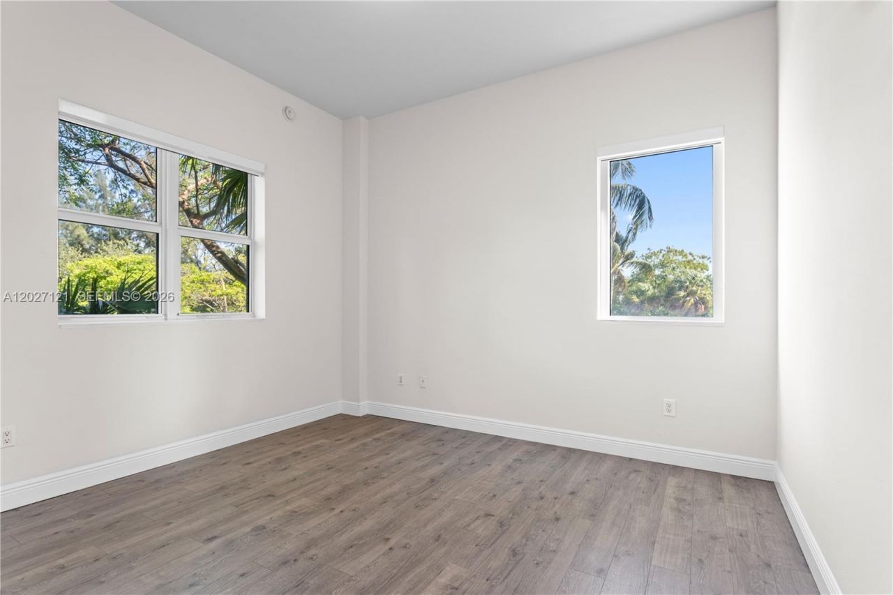 15051 Royal Oaks Ln , Unit 101, North Miami, FL 33181 Photo