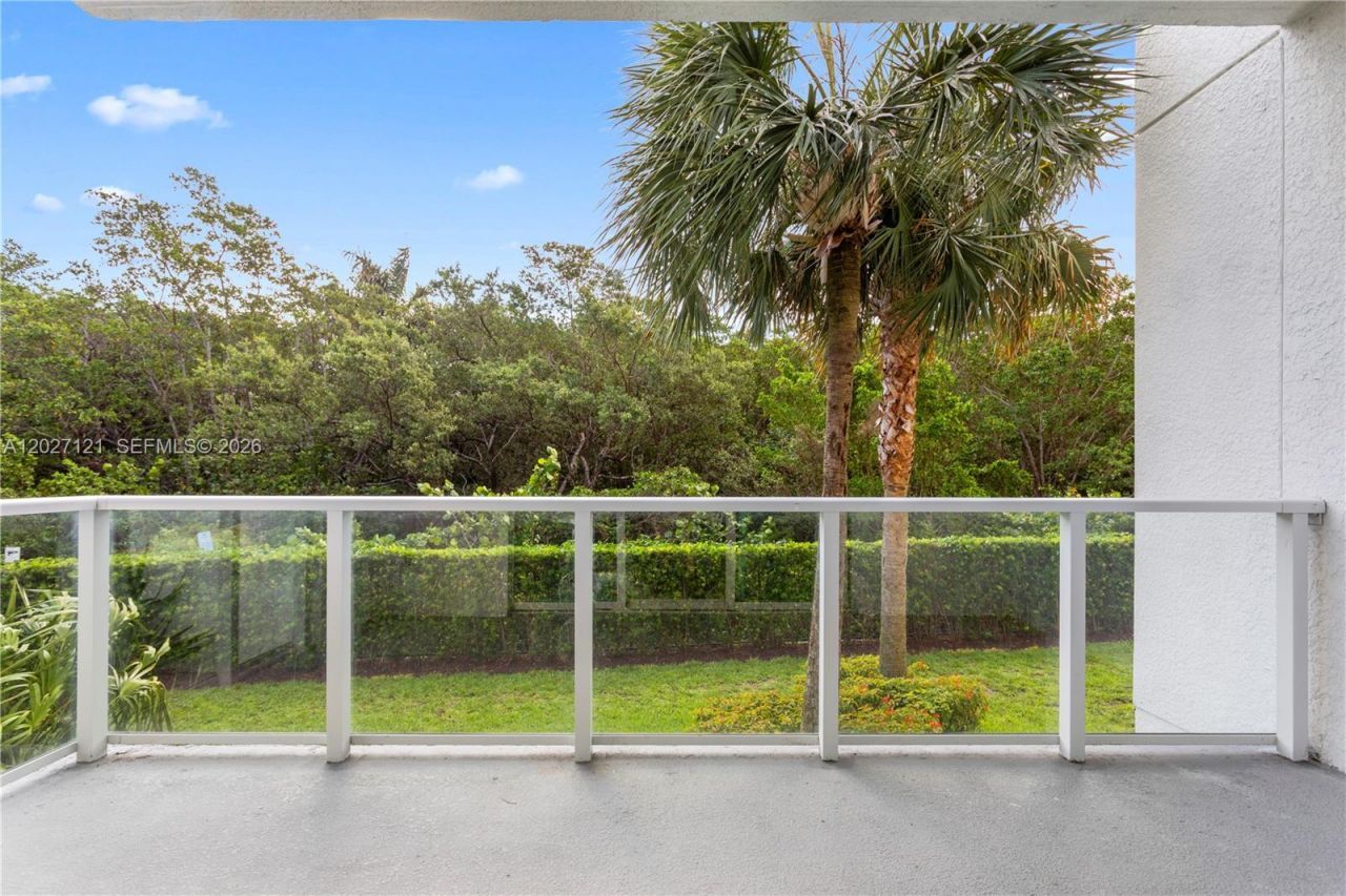 15051 Royal Oaks Ln , Unit 101, North Miami, FL 33181 Photo