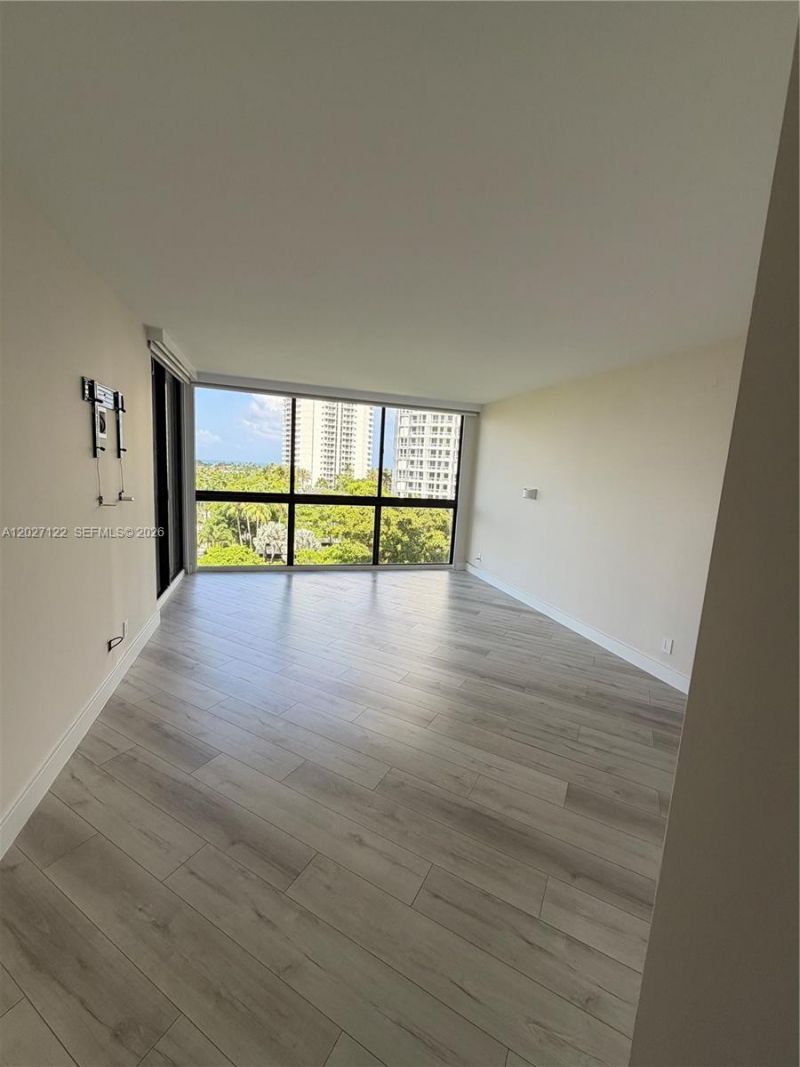 3640 Yacht Club Dr, Unit 805, Aventura, FL 33180 Photo