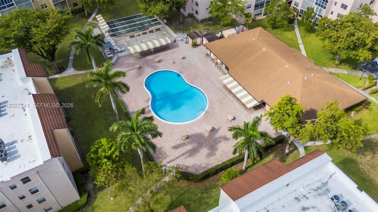 2831 Somerset Dr , Unit 311, Lauderdale Lakes, FL 33311 Photo
