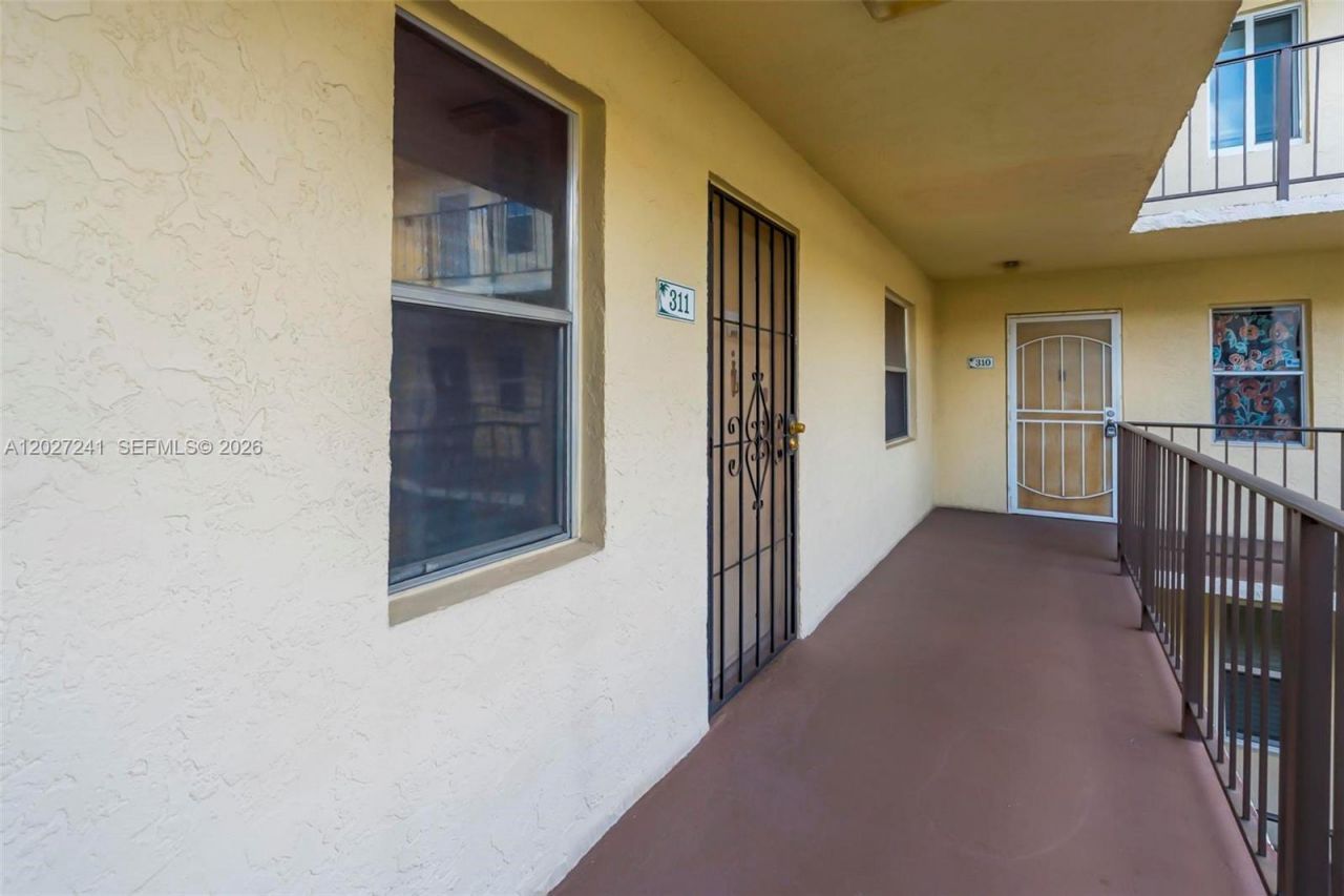 2831 Somerset Dr , Unit 311, Lauderdale Lakes, FL 33311 Photo