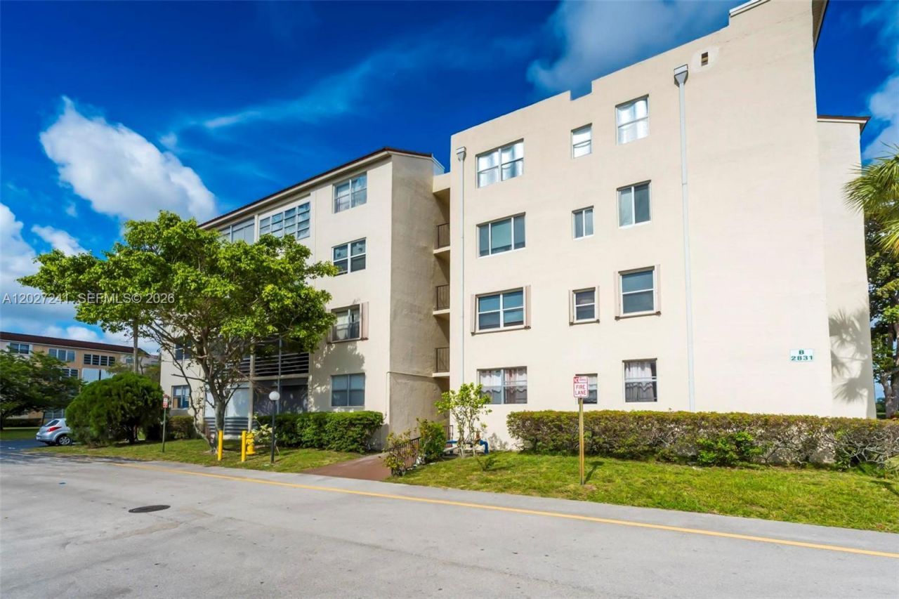 2831 Somerset Dr , Unit 311, Lauderdale Lakes, FL 33311 Photo
