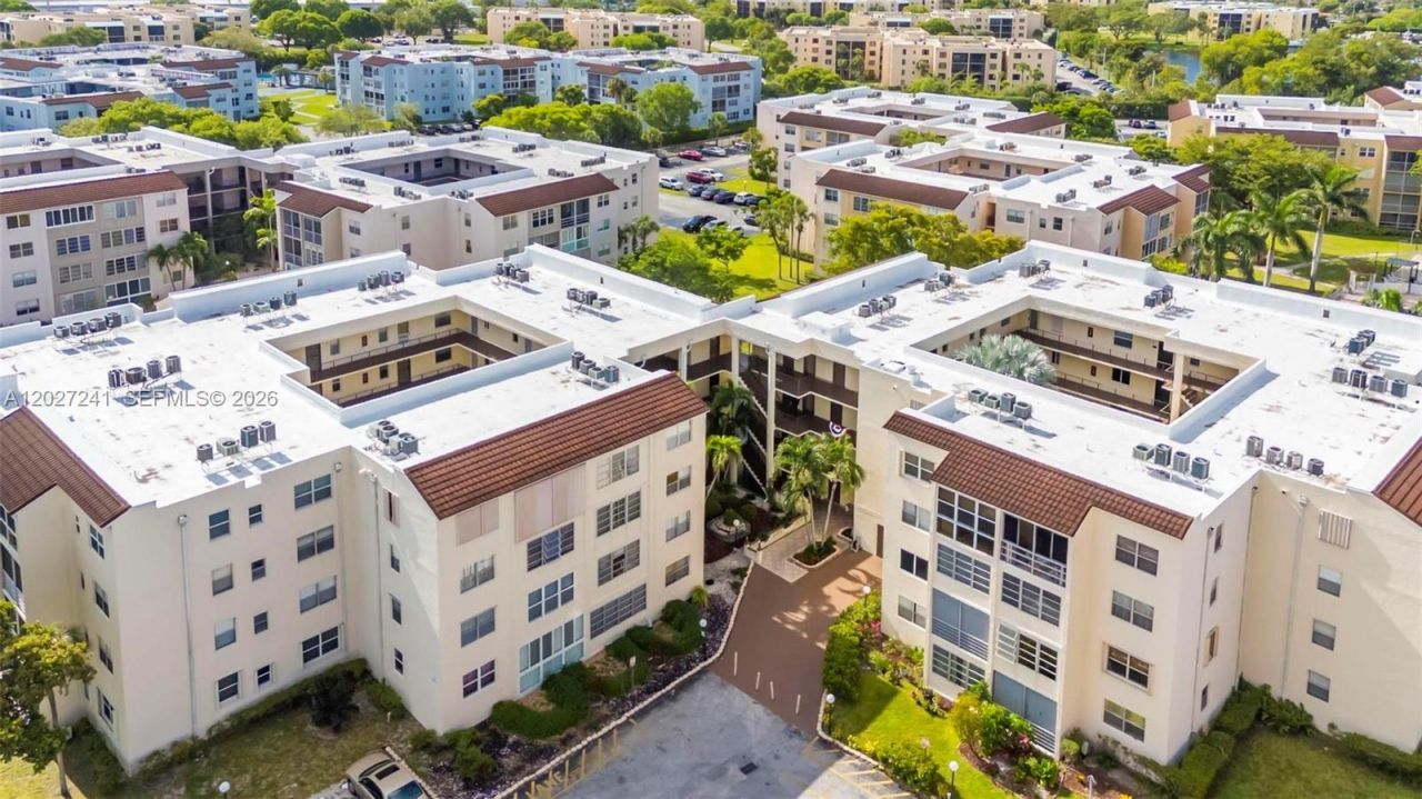 2831 Somerset Dr , Unit 311, Lauderdale Lakes, FL 33311 Photo