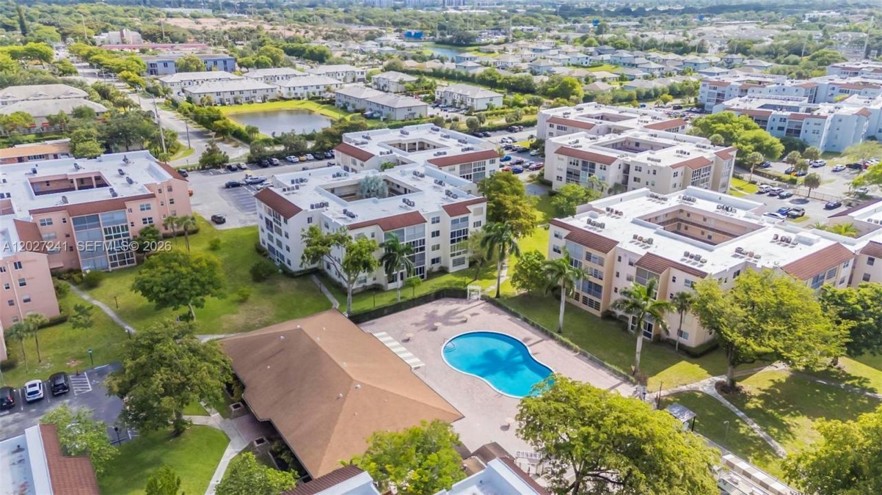 2831 Somerset Dr , Unit 311, Lauderdale Lakes, FL 33311 Photo
