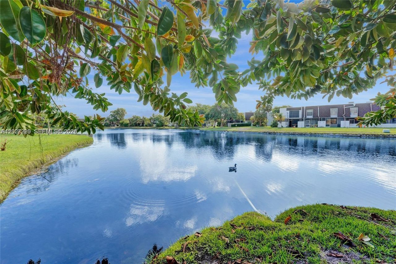 1502 NW 90th Way , Unit 1502, Pembroke Pines, FL 33024 Photo