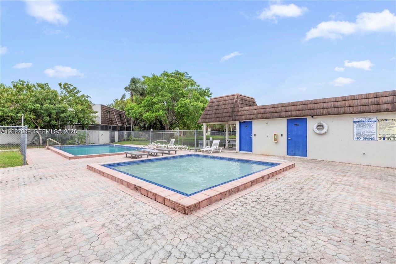 1502 NW 90th Way , Unit 1502, Pembroke Pines, FL 33024 Photo