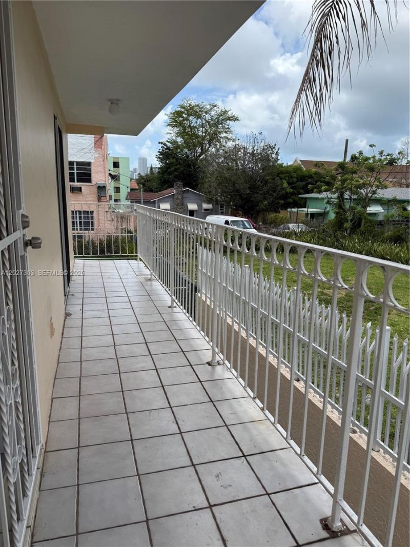 1580 SW 2nd St , Unit 4, Miami, FL 33135 Photo