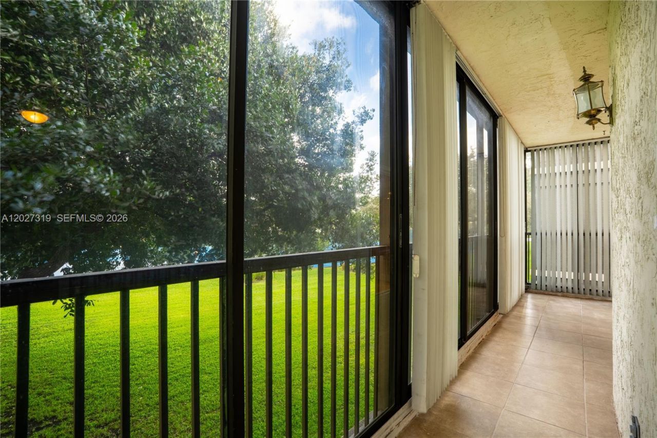 150 S Hollybrook Ter, Unit 208, Pembroke Pines, FL 33025 Photo