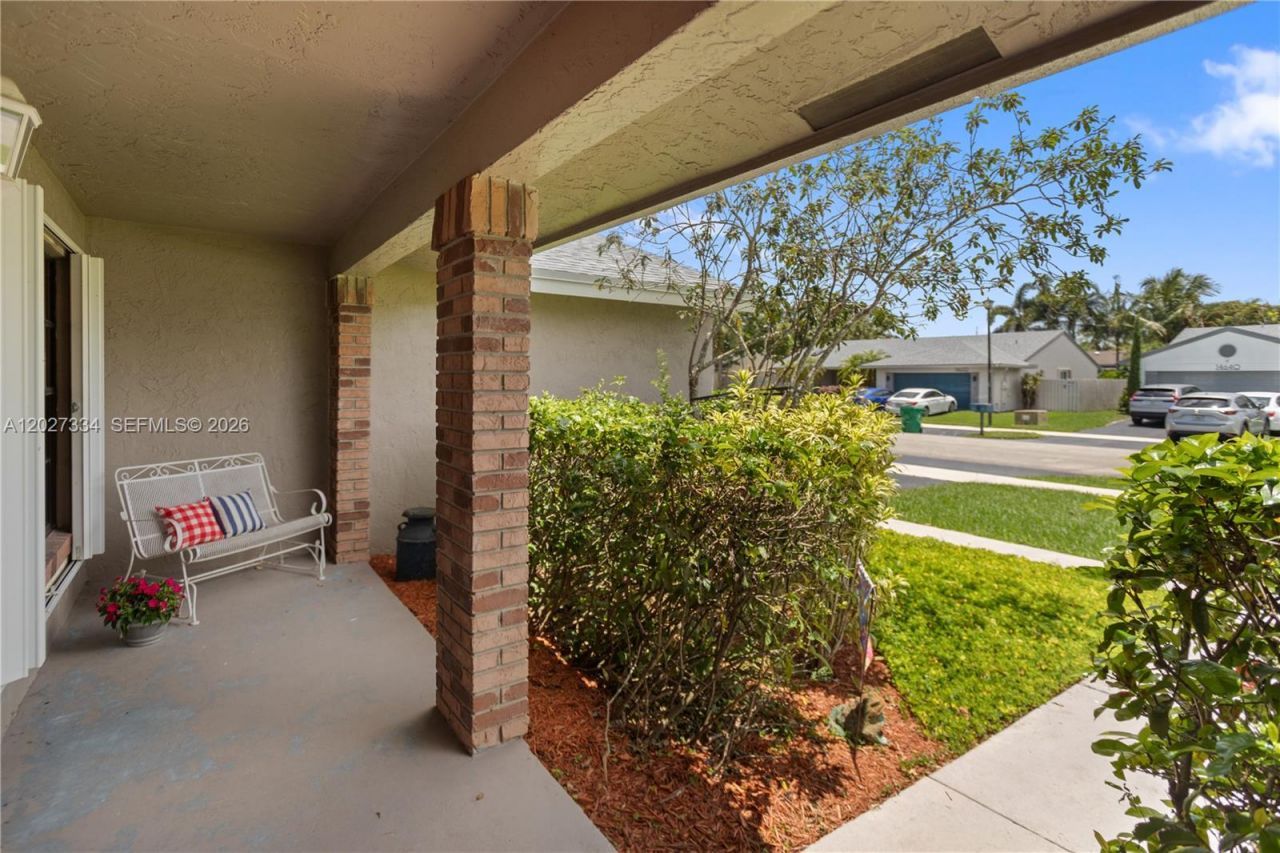 14641 Kirsten Ct, Davie, FL 33325 Photo